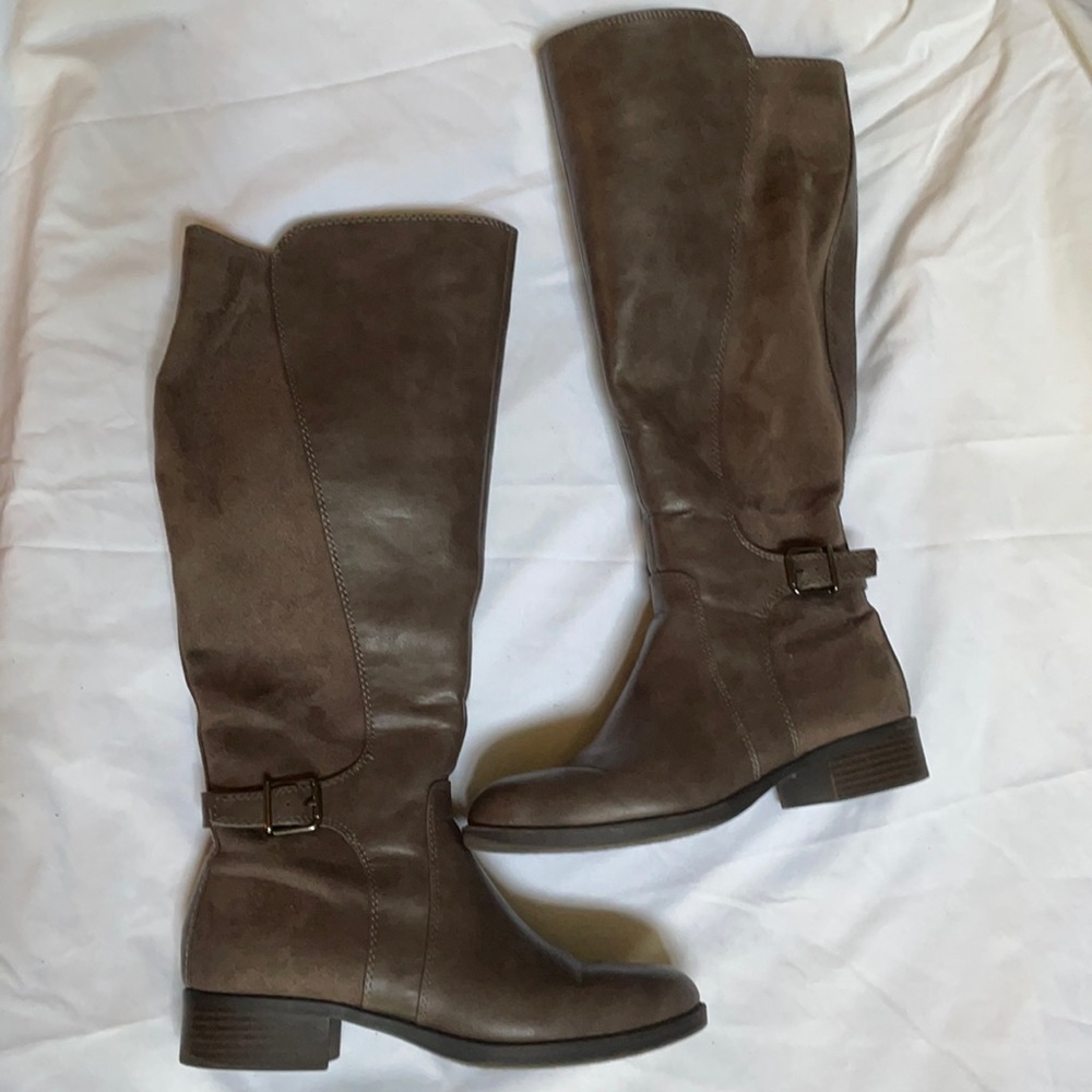 EUC Soda brown boots.  Size 7.  Only worn once